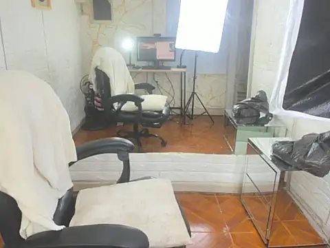 Snapshot of Shara_Oz chatting on February 2026 03:10:01 AM Shara Oz online show from February 2026 03:10:01 AM