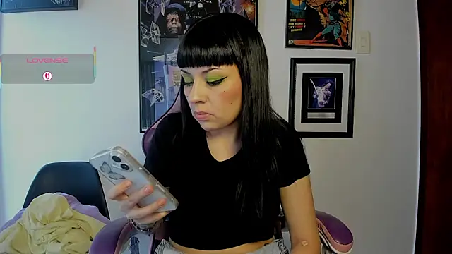 Snapshot of luckylaura chatting on February 2026 05:35:01 PM luckylaura online show from February 2026 05:35:01 PM