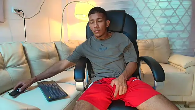 ricky spensar23cm  online show from April 2026 02:00:02 AM