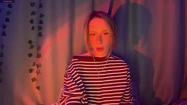 DellaCampbell online show from April 2026 03:43:01 PM