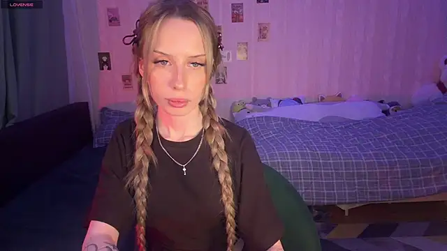 DellaCampbell online show from April 2026 03:54:02 PM