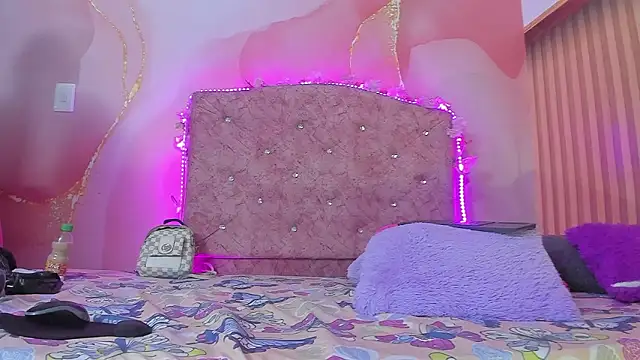 Snapshot of Melanie__Evans chatting on February 2026 11:11:01 AM Melanie Evans online show from February 2026 11:11:01 AM