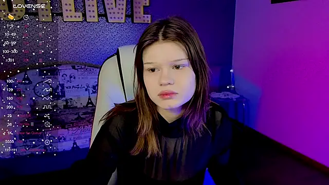 Snapshot of Lunatrend chatting on February 2026 06:45:02 AM Lunatrend online show from February 2026 06:45:02 AM