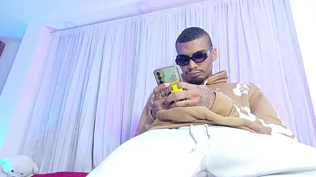 Snapshot of Rpoolrboy chatting on May 2026 11:14:02 PM Rpoolrboy online show from May 2026 11:14:02 PM