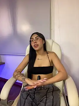 Snapshot of scarlett_pinkk1 chatting on March 2026 05:02:02 AM scarlett pinkk1 online show from March 2026 05:02:02 AM