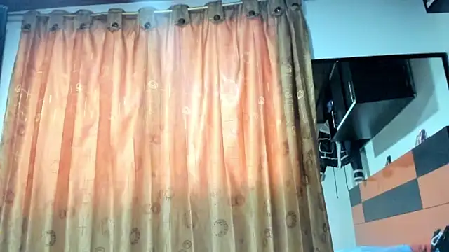 cristalayyy online show from February 2026 06:55:02 PM