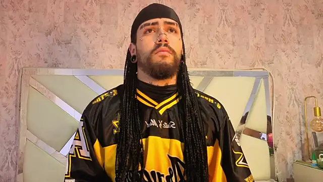 Snapshot of Benny_and_Mark chatting on February 2026 04:12:02 AM Benny and Mark online show from February 2026 04:12:02 AM