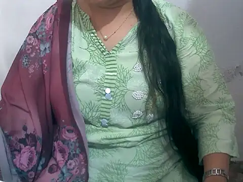 Snapshot of Cute_Aliyaa chatting on March 2026 08:10:02 AM Cute Aliyaa online show from March 2026 08:10:02 AM