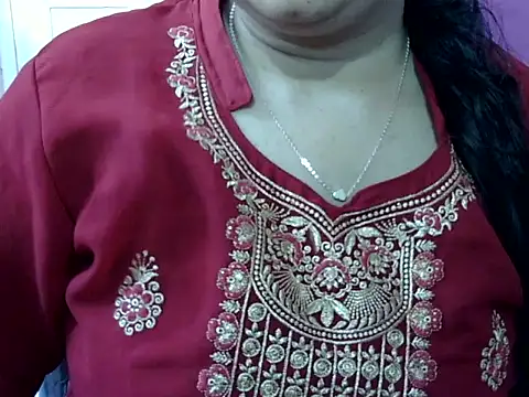 Cute Aliyaa online show from March 2026 12:38:02 PM