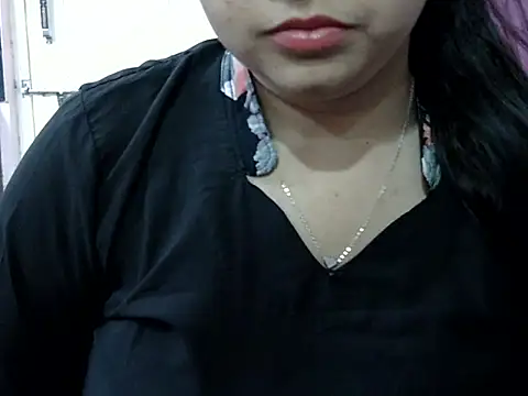Snapshot of Cute_Aliyaa chatting on April 2026 12:44:02 PM Cute Aliyaa online show from April 2026 12:44:02 PM