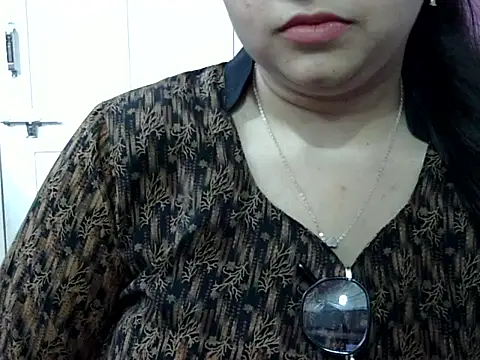 Snapshot of Cute_Aliyaa chatting on April 2026 02:30:01 PM Cute Aliyaa online show from April 2026 02:30:01 PM