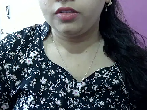 Snapshot of Cute_Aliyaa chatting on May 2026 12:02:01 PM Cute Aliyaa online show from May 2026 12:02:01 PM