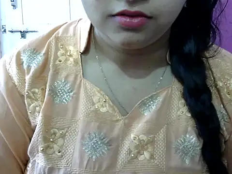 Snapshot of Cute_Aliyaa chatting on May 2026 10:53:02 AM Cute Aliyaa online show from May 2026 10:53:02 AM