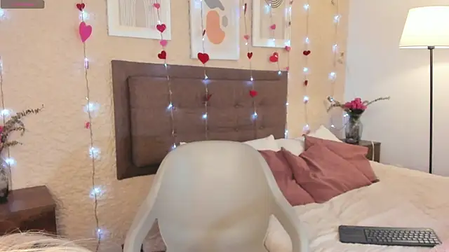 Snapshot of SalomeStorm_ chatting on February 2026 05:03:02 PM SalomeStorm online show from February 2026 05:03:02 PM