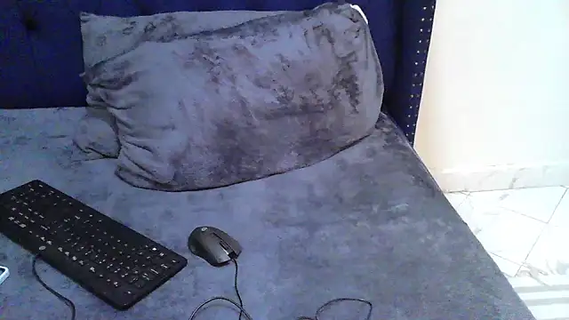 Lapricony online show from April 2026 02:14:02 PM