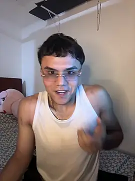 CreamKingg online show from April 2026 01:27:01 AM