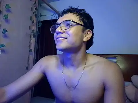 CreamKingg online show from April 2026 04:03:02 AM