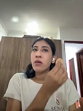 Snapshot of Violet_rousse7 chatting on February 2026 12:34:02 AM Violet rousse7 online show from February 2026 12:34:02 AM