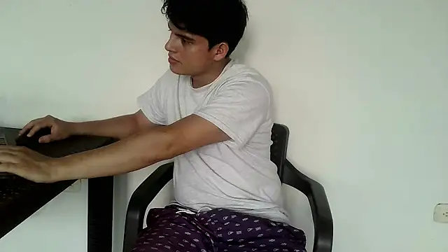 Snapshot of luisk200 chatting on February 2026 12:43:02 PM luisk200 online show from February 2026 12:43:02 PM