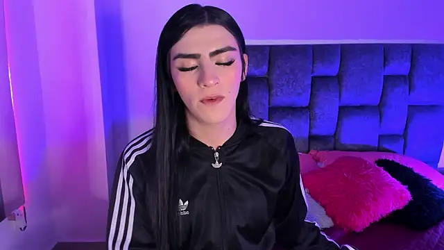 Isabella Moon9 online show from April 2026 12:06:02 PM