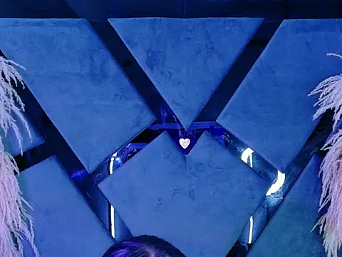 Snapshot of KylieWhitee chatting on February 2026 10:27:01 AM KylieWhitee online show from February 2026 10:27:01 AM