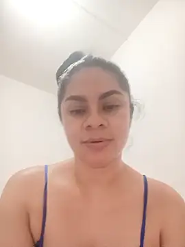 luna pinky online show from March 2026 02:04:02 AM