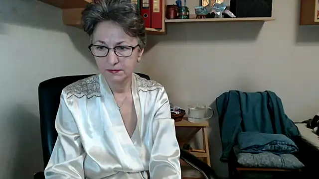 katemodel online show from November 2025 07:58:01 AM