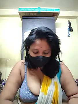 Snapshot of Curvy_Trisha chatting on May 2026 03:08:01 PM Curvy Trisha online show from May 2026 03:08:01 PM