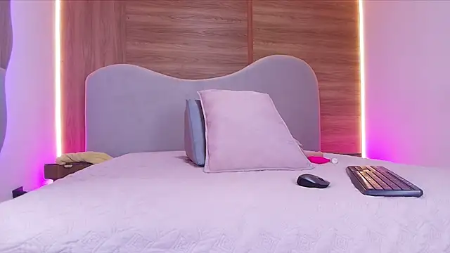 Snapshot of shaina_adams chatting on February 2026 11:55:01 AM shaina adams online show from February 2026 11:55:01 AM