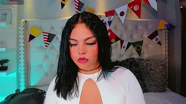 Snapshot of Maia_Hotts chatting on June 2026 10:01:02 PM Maia Hotts online show from June 2026 10:01:02 PM