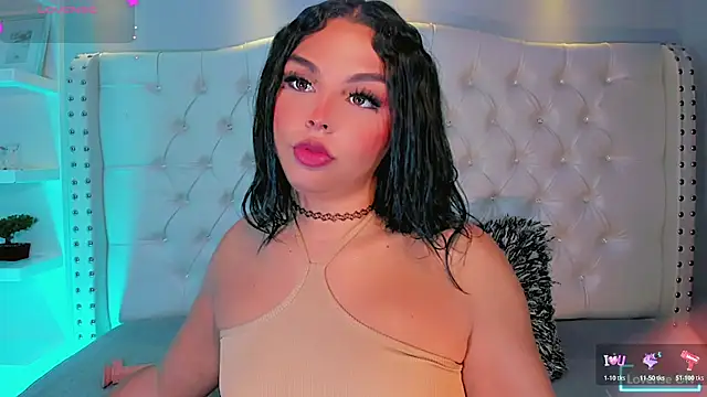 Snapshot of Maia_Hotts chatting on June 2026 08:03:01 PM Maia Hotts online show from June 2026 08:03:01 PM