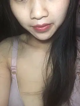 Snapshot of uyensexy chatting on February 2026 03:40:02 PM uyensexy online show from February 2026 03:40:02 PM