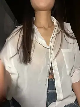 Snapshot of uyensexy chatting on February 2026 03:19:02 PM uyensexy online show from February 2026 03:19:02 PM