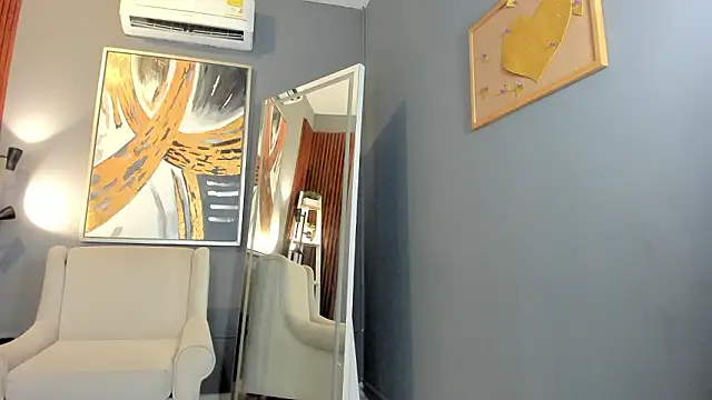 Snapshot of nina_swaan chatting on February 2026 10:53:02 AM nina swaan online show from February 2026 10:53:02 AM