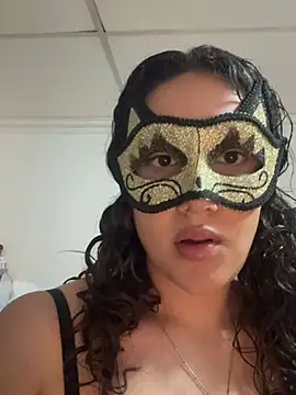 ineesdelreyy online show from April 2026 08:25:02 PM