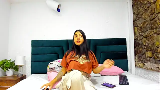 Dahliablack online show from April 2026 12:35:02 PM