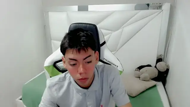 Snapshot of Liarr_ chatting on February 2026 07:56:02 PM Liarr online show from February 2026 07:56:02 PM