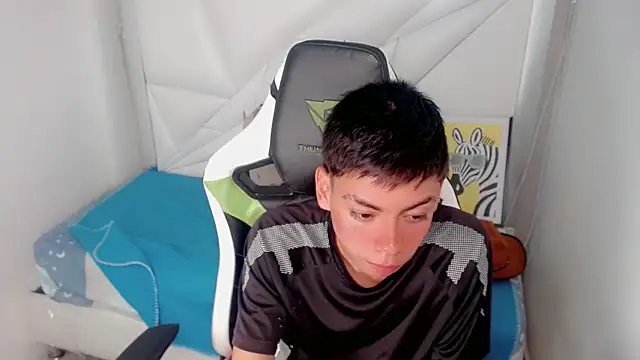 Snapshot of Liarr_ chatting on February 2026 08:46:02 PM Liarr online show from February 2026 08:46:02 PM