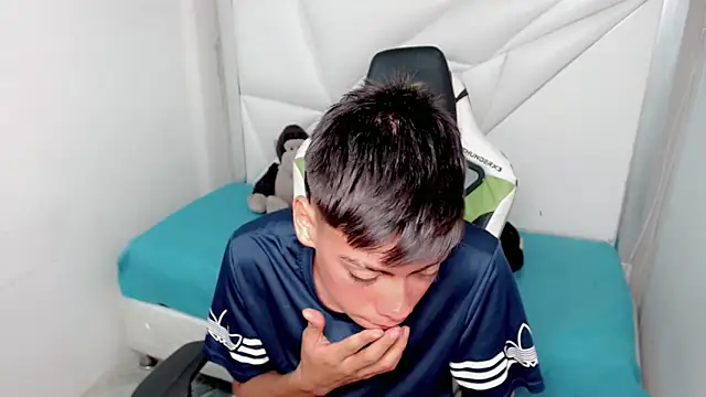 Liarr  online show from March 2026 08:04:01 PM