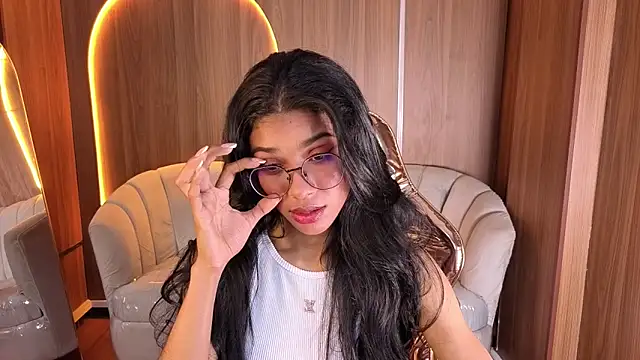 Snapshot of Alina_b_ chatting on February 2026 08:20:02 PM Alina b online show from February 2026 08:20:02 PM