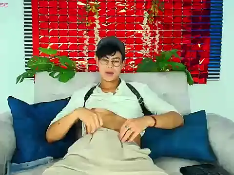 ThiiagoSaeenz online show from February 2026 03:57:02 AM