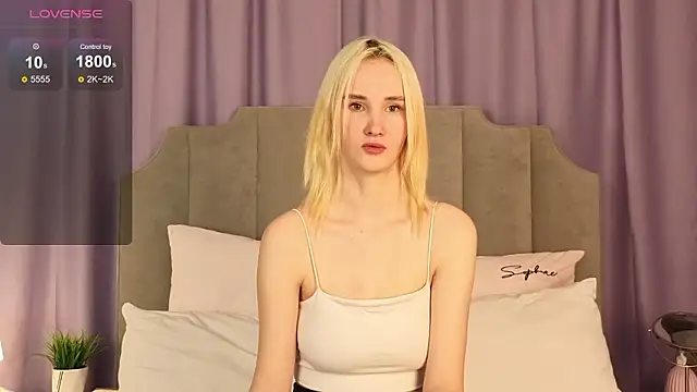 CrystalLili online show from February 2026 03:32:02 AM