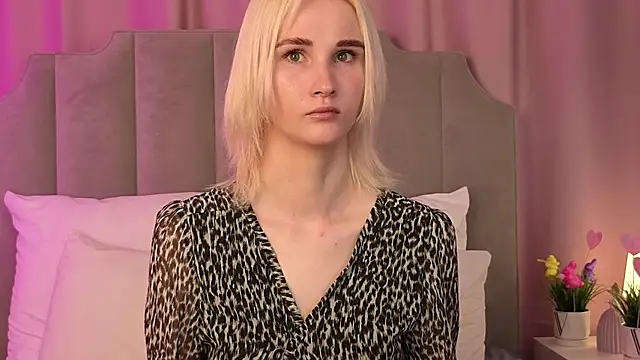 Snapshot of CrystalLili chatting on July 2026 03:31:02 AM CrystalLili online show from July 2026 03:31:02 AM