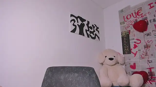 Snapshot of Nia13 chatting on February 2026 06:32:02 AM Nia13 online show from February 2026 06:32:02 AM