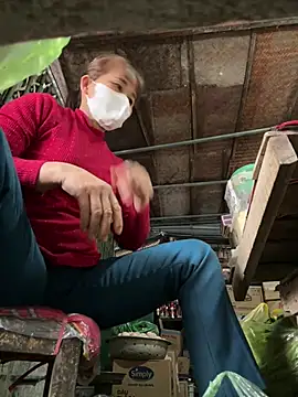 Snapshot of YANINA120 chatting on February 2026 03:35:02 AM YANINA120 online show from February 2026 03:35:02 AM