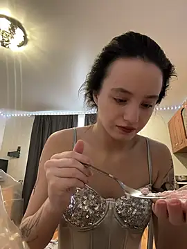 MiaTee online show from February 2026 03:49:01 AM