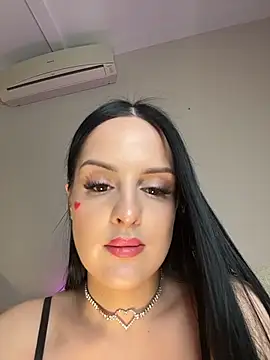 Snapshot of Evayra chatting on February 2026 09:11:01 PM Evayra online show from February 2026 09:11:01 PM