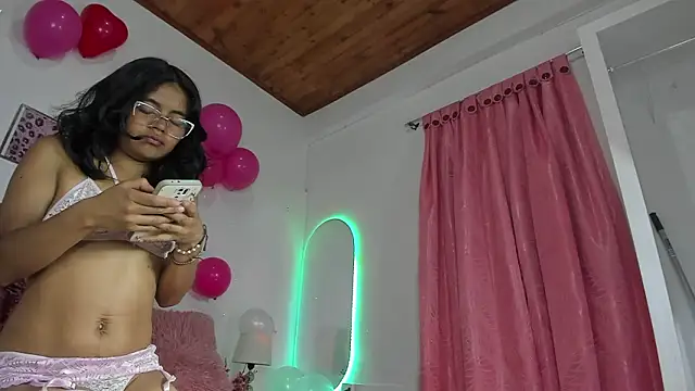 luna velveth online show from February 2026 01:22:02 AM