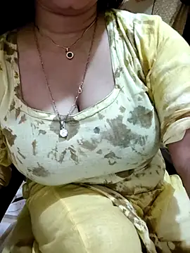 Snapshot of PARI51 chatting on June 2026 08:02:02 PM PARI51 online show from June 2026 08:02:02 PM