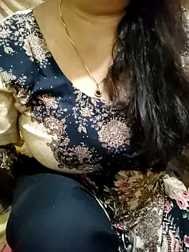 Snapshot of PARI51 chatting on June 2026 08:00:02 PM PARI51 online show from June 2026 08:00:02 PM